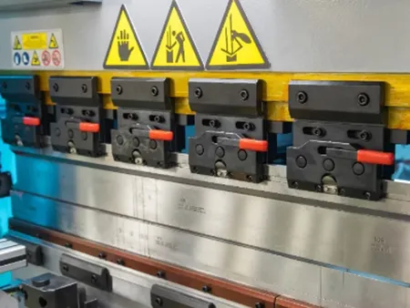 Prensa plegadora eléctrica